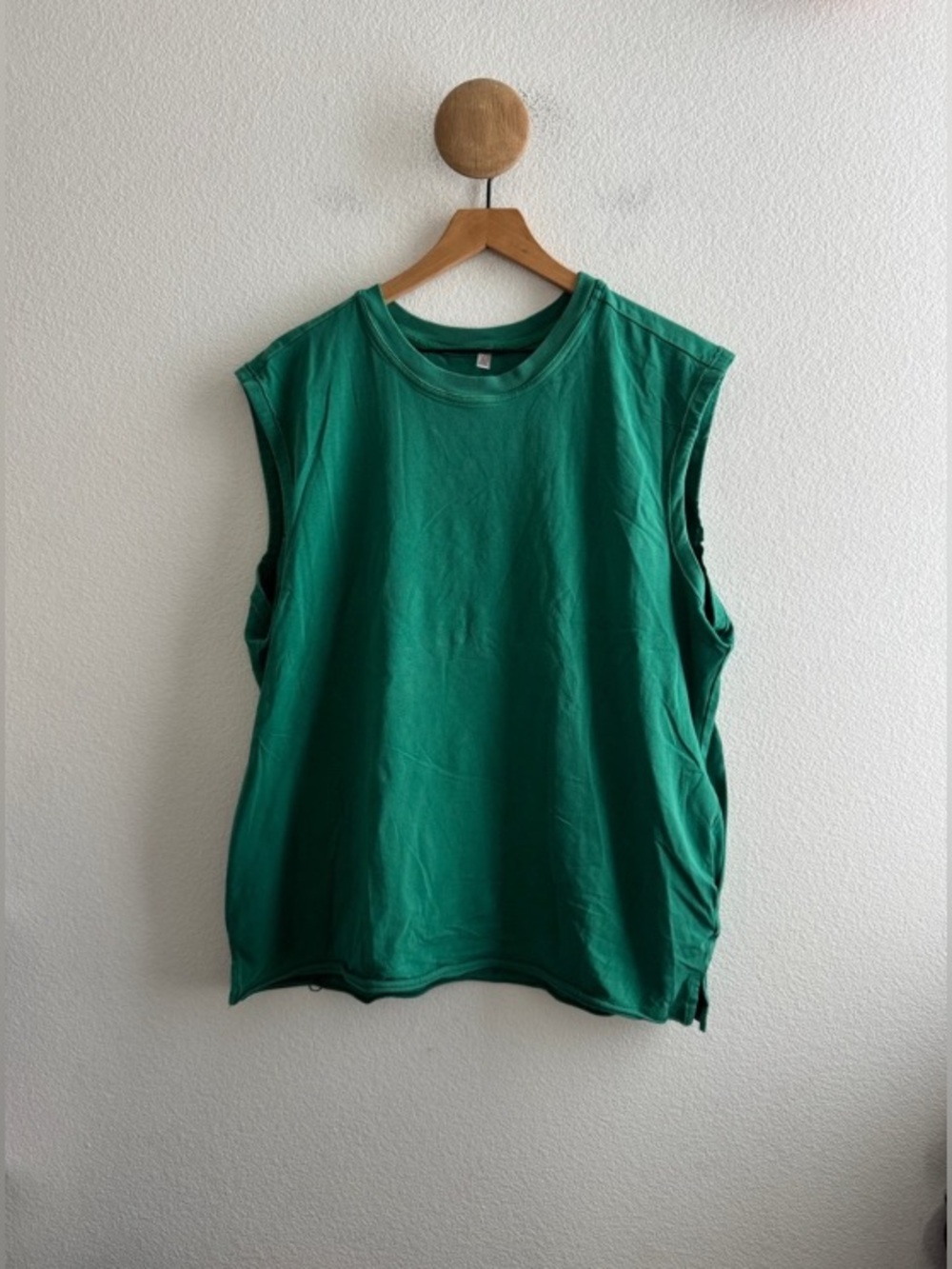 Everyday Sleeveless Muscle Tee in Emerald Green